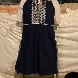 Vineyard Vines Navy Embroidered Dress – Size 4